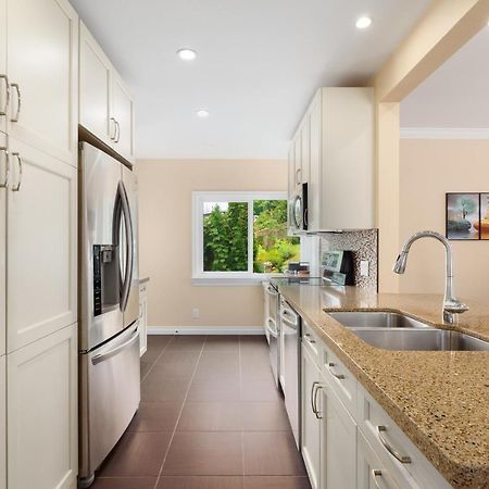 Lovely 3 Bedroom Port Moody Spacious Home 6 People Free Parking Dış mekan fotoğraf